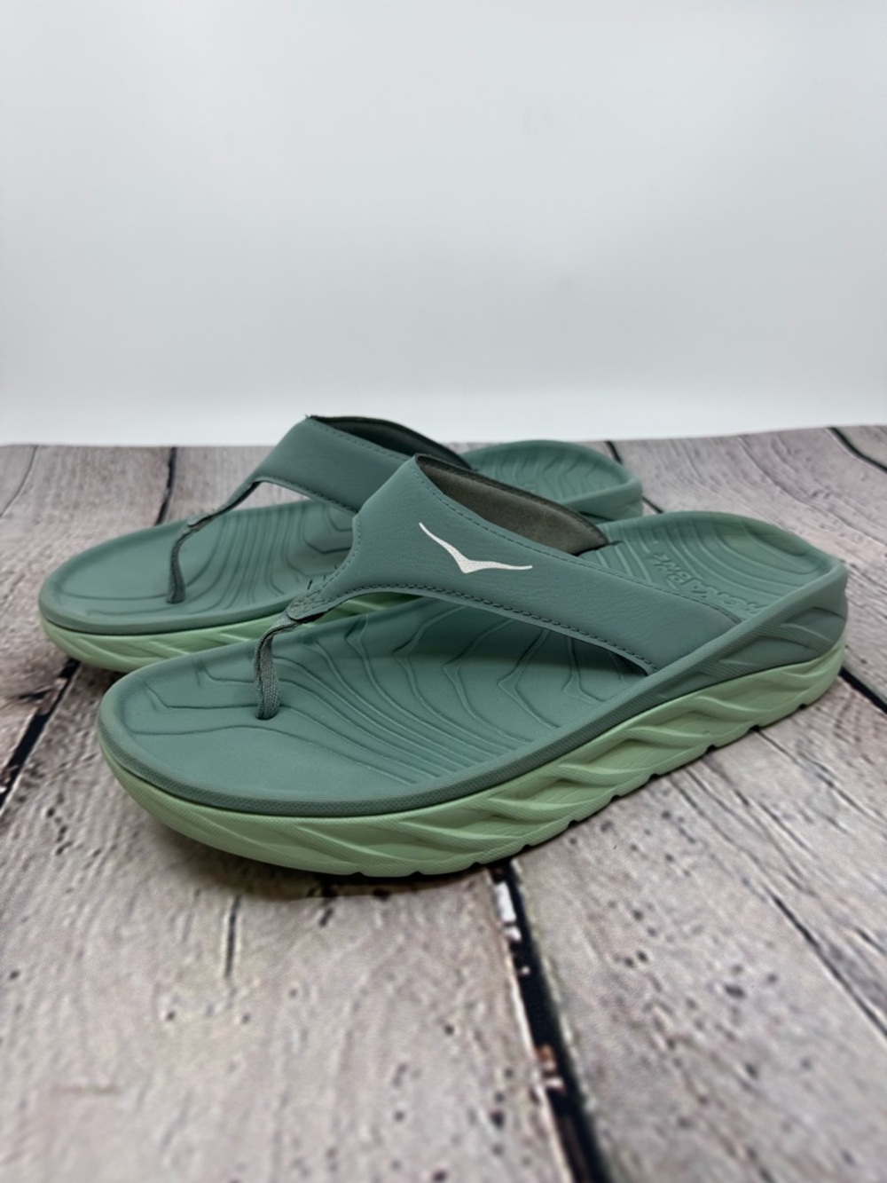 🌟EUC! Hoka Ora Recovery Flip, size 9